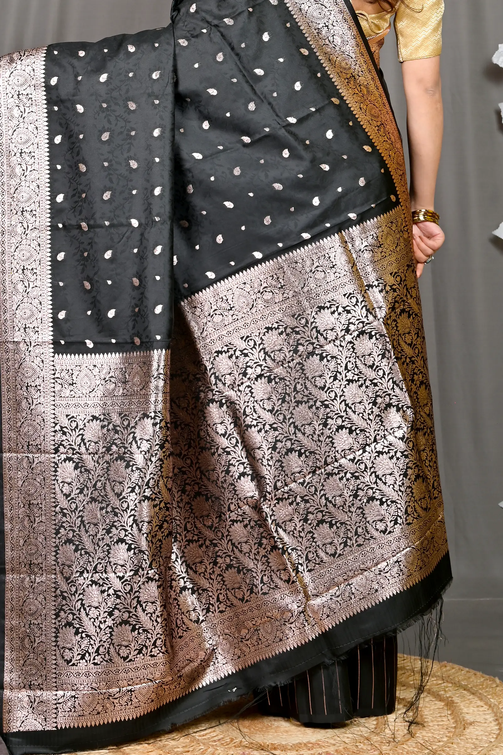 Black Cotton Silk Parova Tanchui Saree (514)